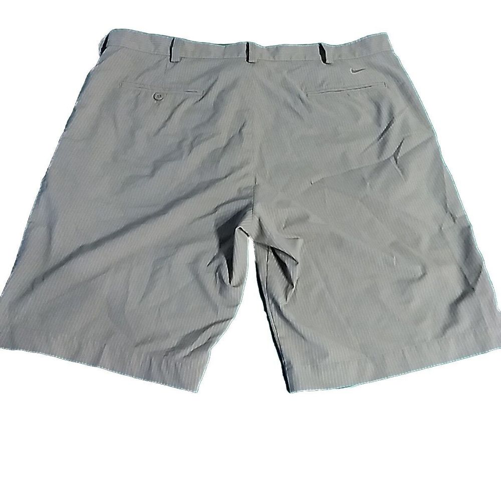 Mens Nike Dri-Fit Khaki Beige Pin Stripped Golf Shorts Casual Size 38 Inseam 11"